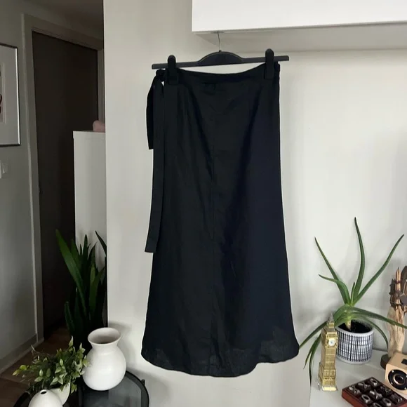 Rare* Linen Aritiza Wilfred Eleta Wrap Skirt
Sz M - Picture 9 of 13